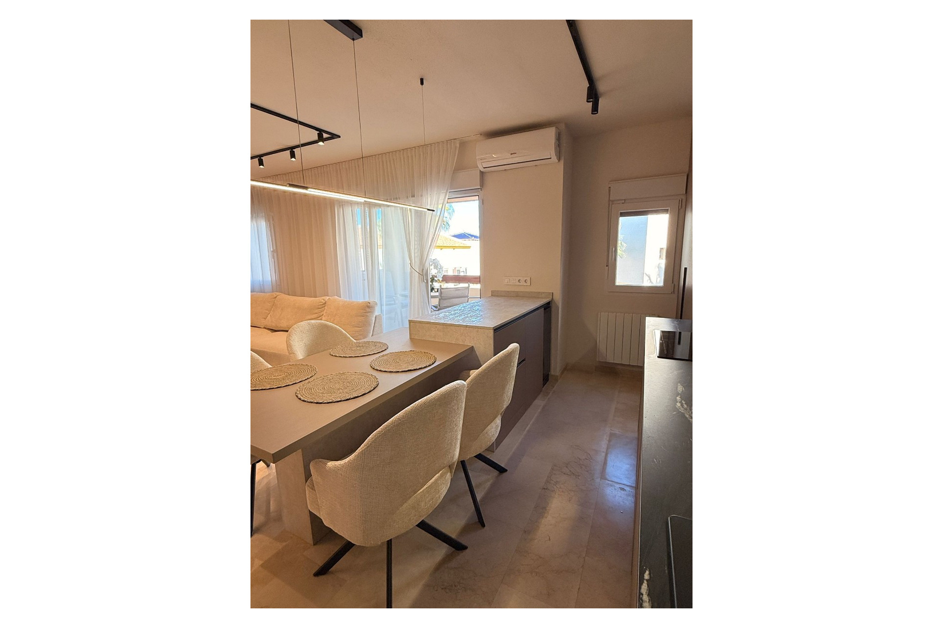 Revente - Penthouse -
Las Ramblas - Inland