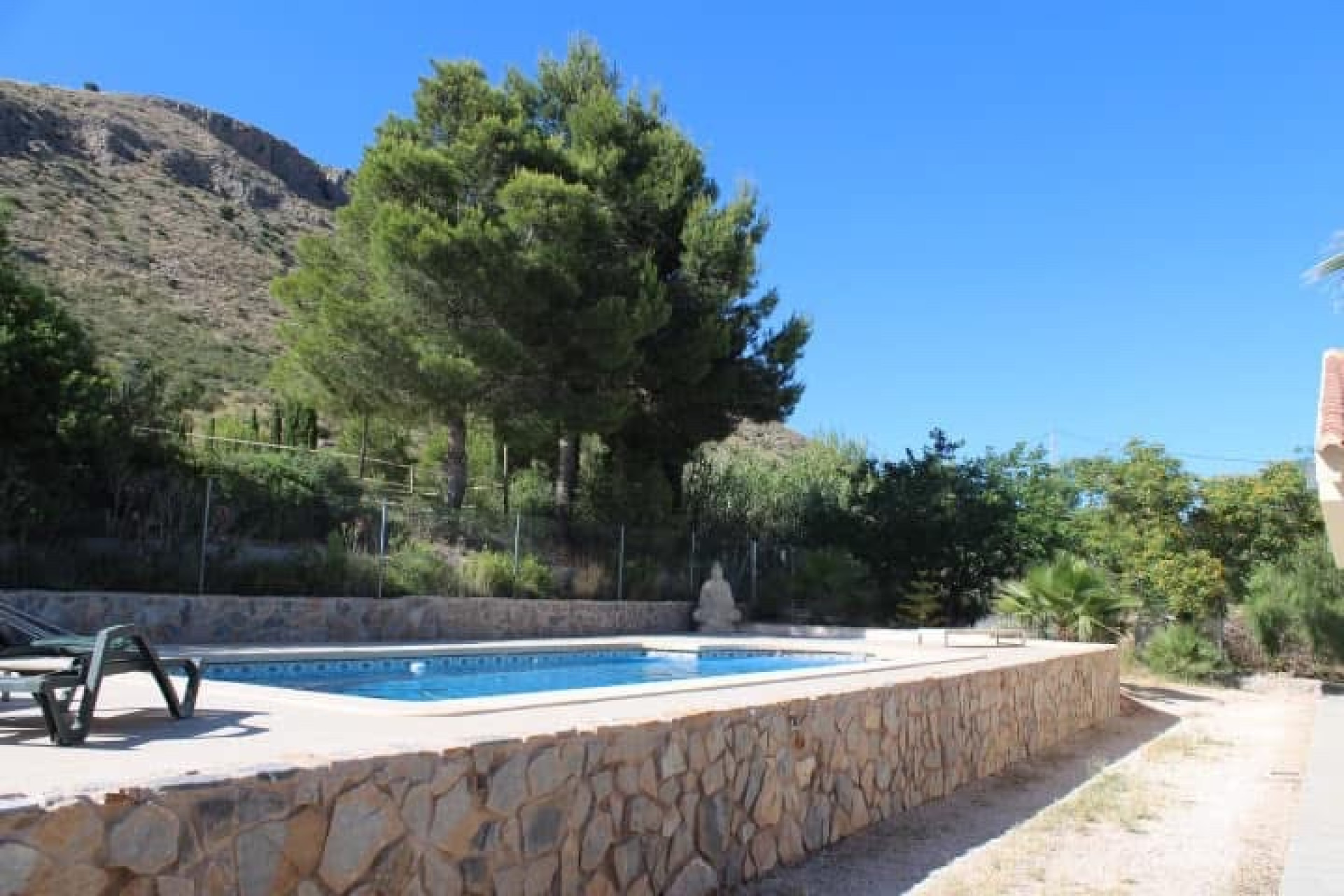 Revente - propriété équestre -
Hondón de las Nieves - HONDON DE LAS NIEVES