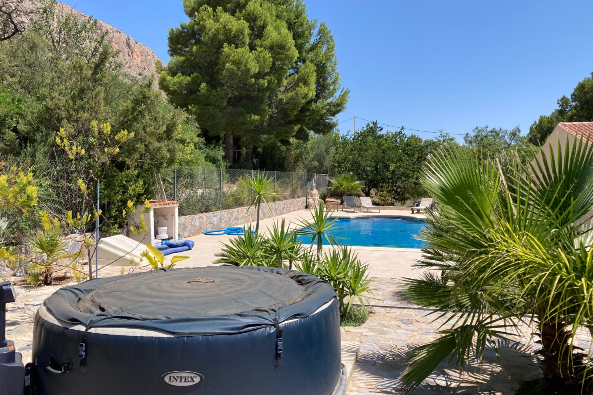 Revente - propriété équestre -
Hondón de las Nieves - HONDON DE LAS NIEVES