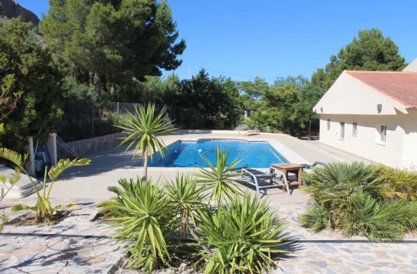 Revente - propriété équestre -
Hondón de las Nieves - HONDON DE LAS NIEVES