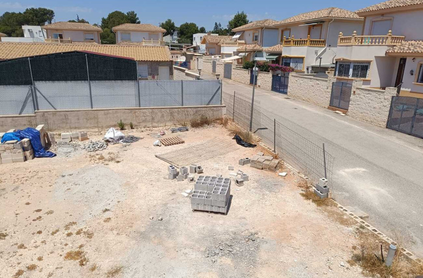 Revente - Terrain -
Fortuna - El Reloj