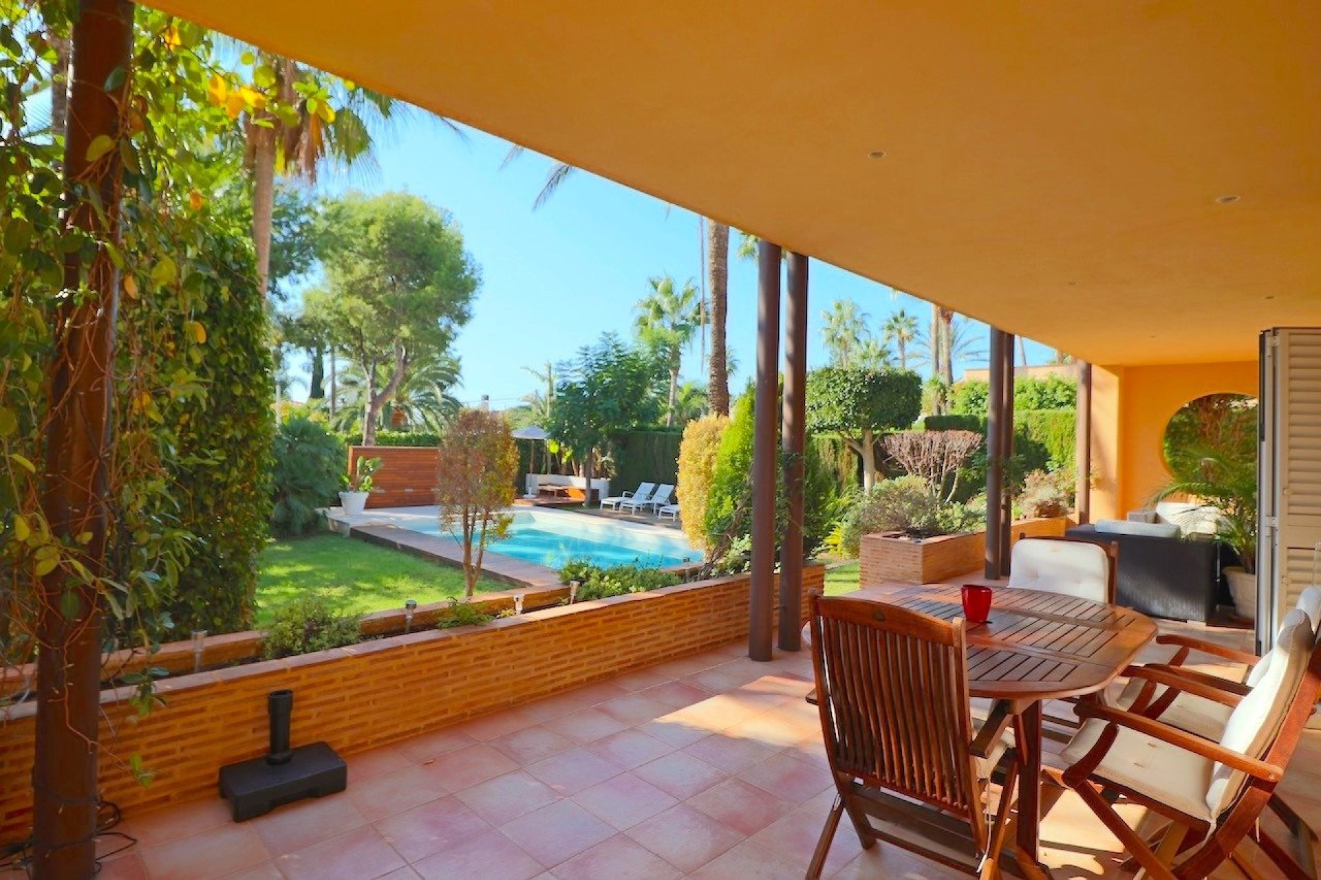 Revente - Villa -
Benidorm - Urbanizaciones