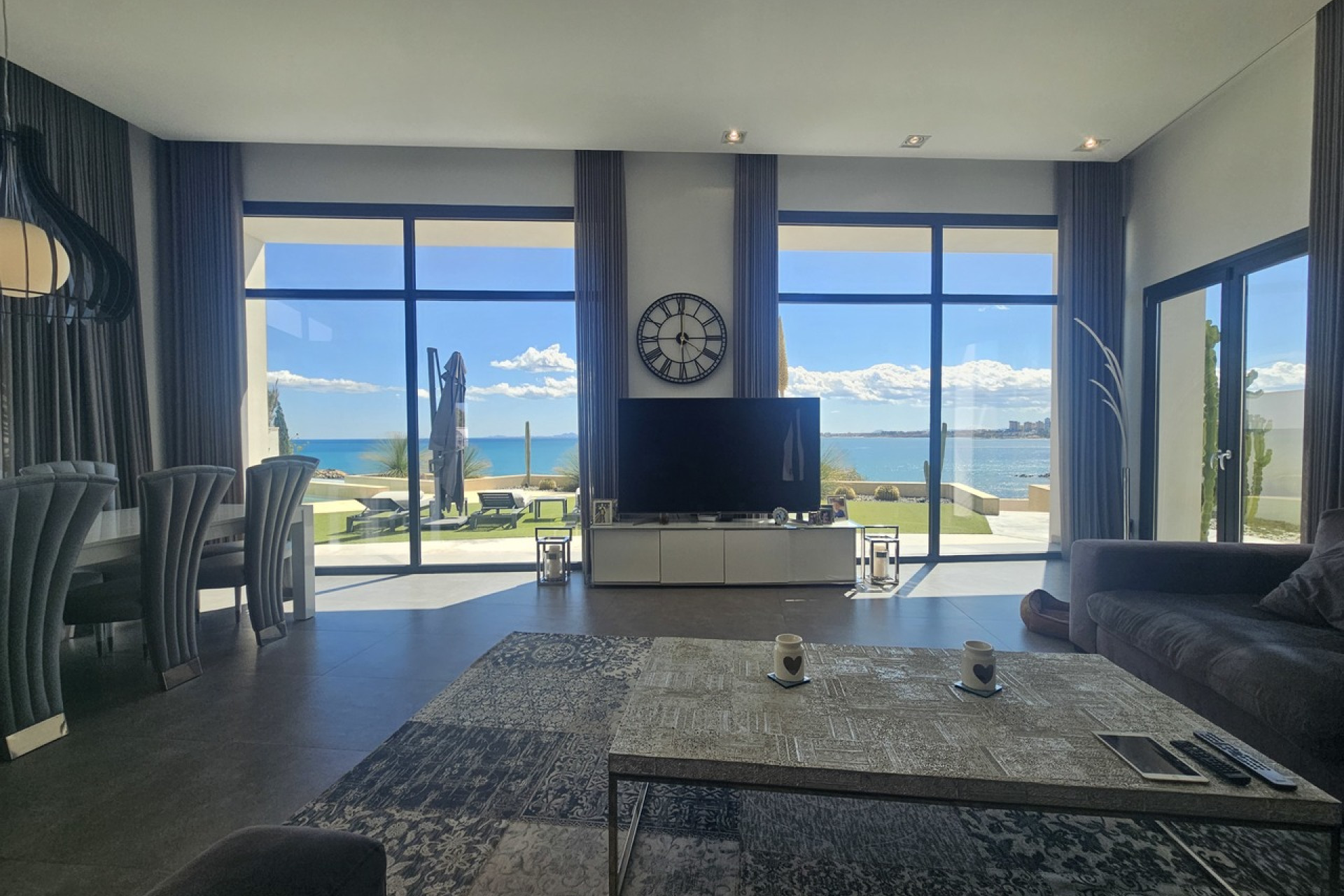 Revente - Villa -
Cabo Roig