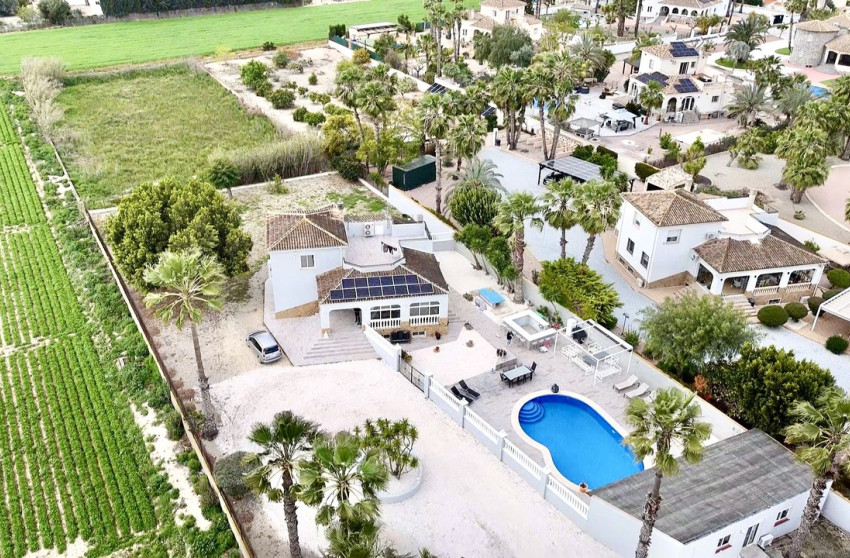 Revente - Villa -
Catral