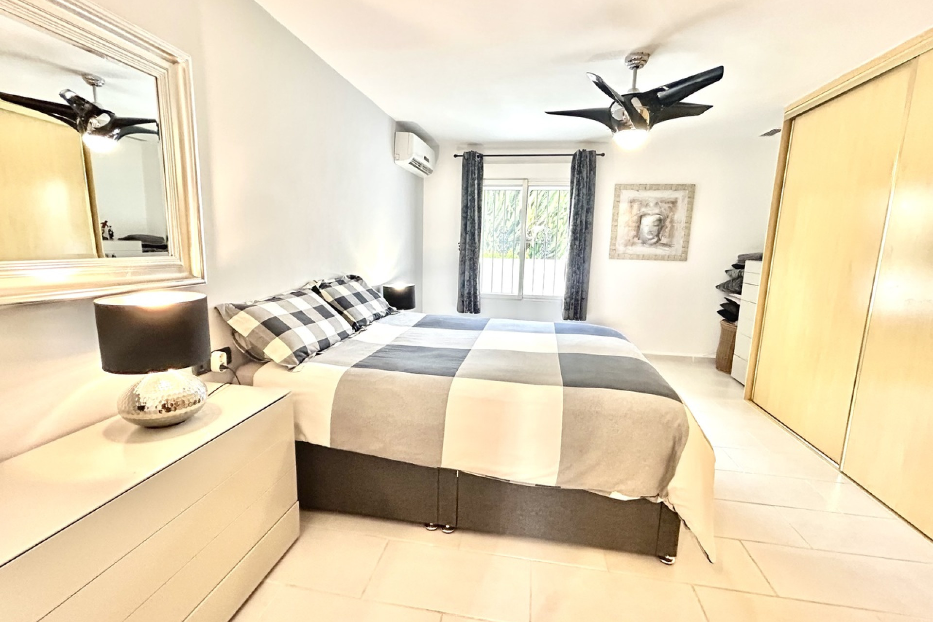 Revente - Villa -
Catral
