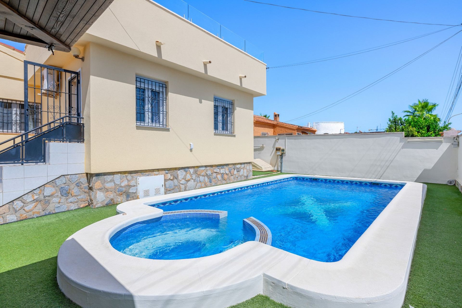 Revente - Villa -
Ciudad Quesada - Center
