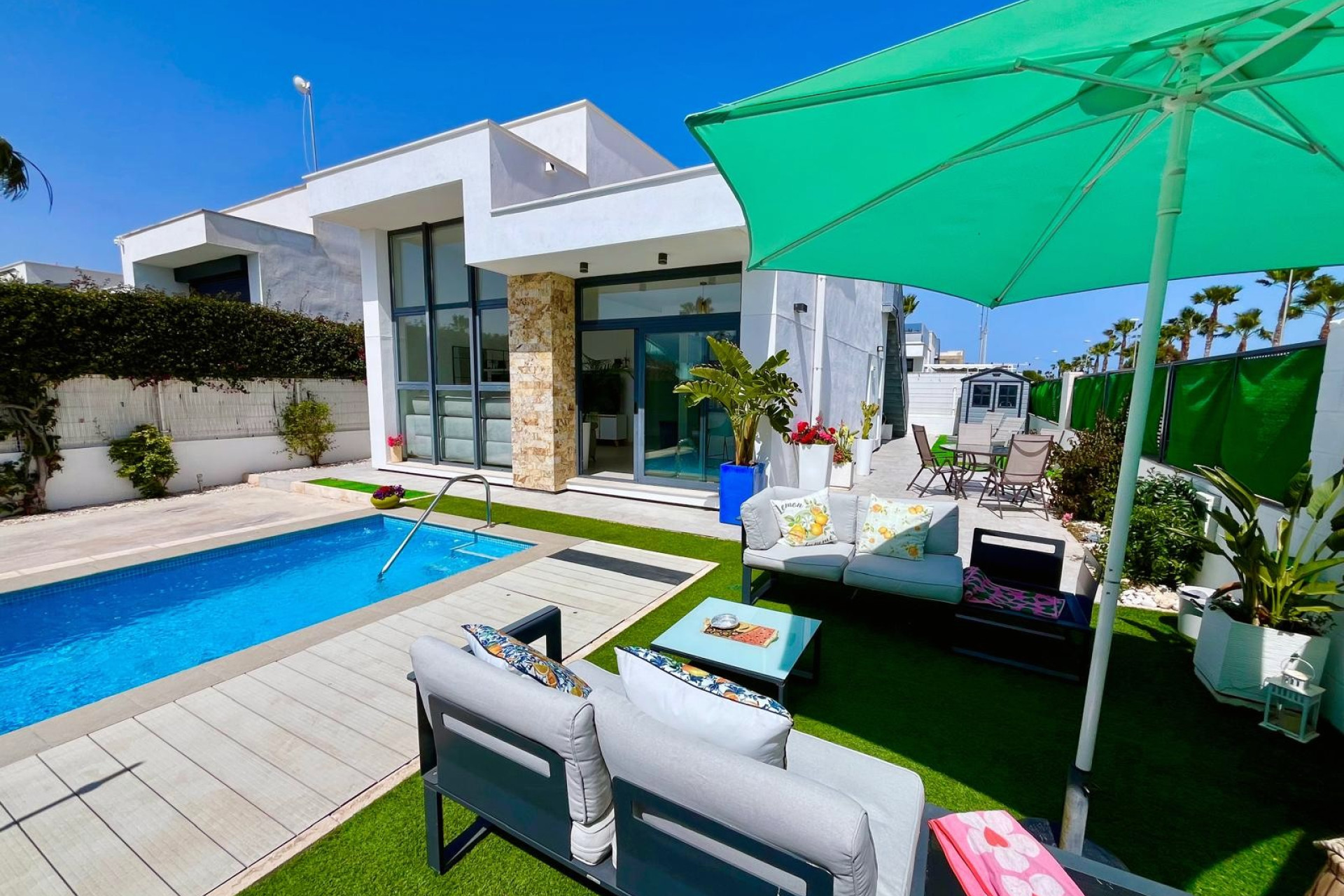 Revente - Villa -
Ciudad Quesada - Pueblo Bravo