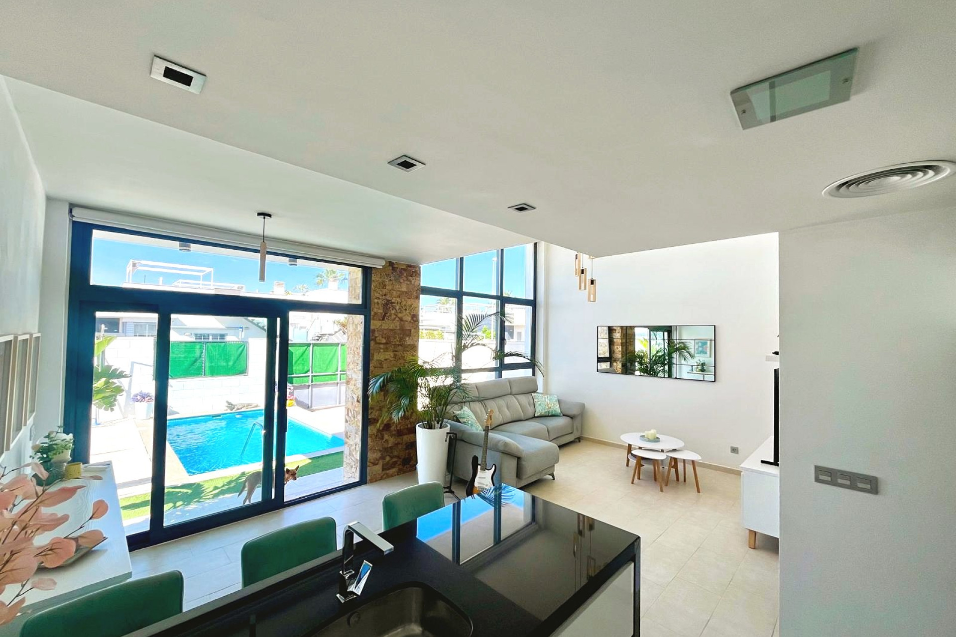 Revente - Villa -
Ciudad Quesada - Pueblo Bravo