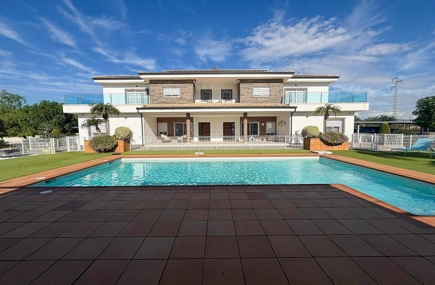 Revente - Villa -
Crevillente