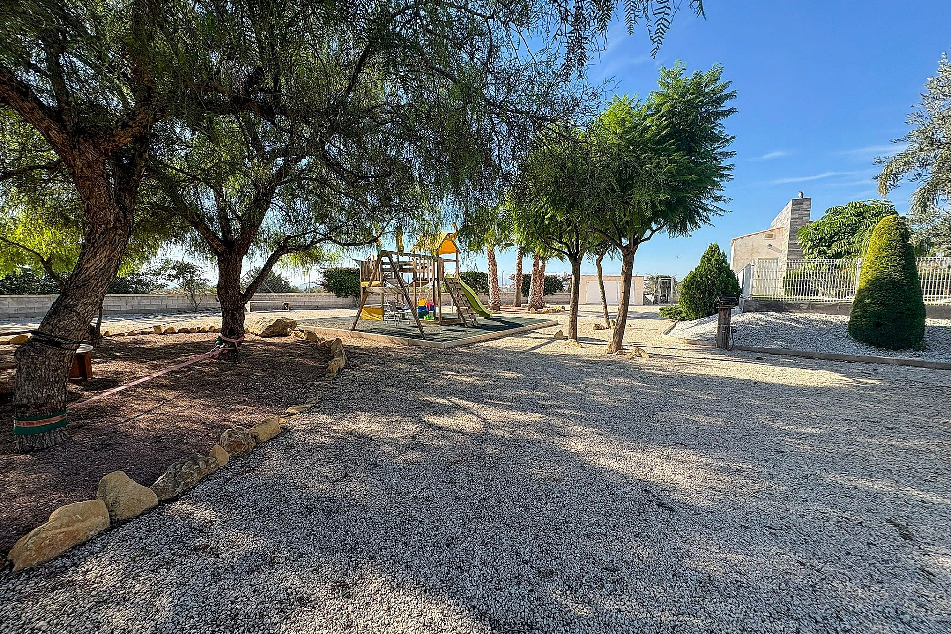 Revente - Villa -
Crevillente