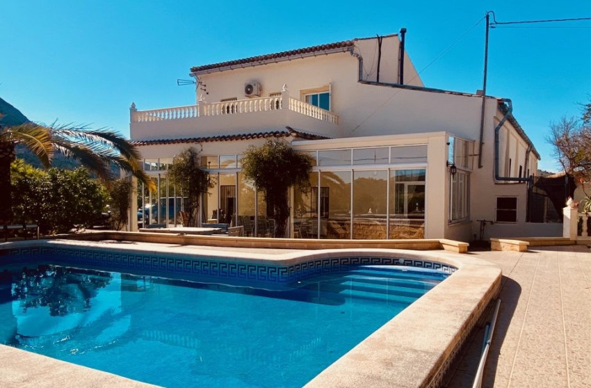 Revente - Villa -
El Canton