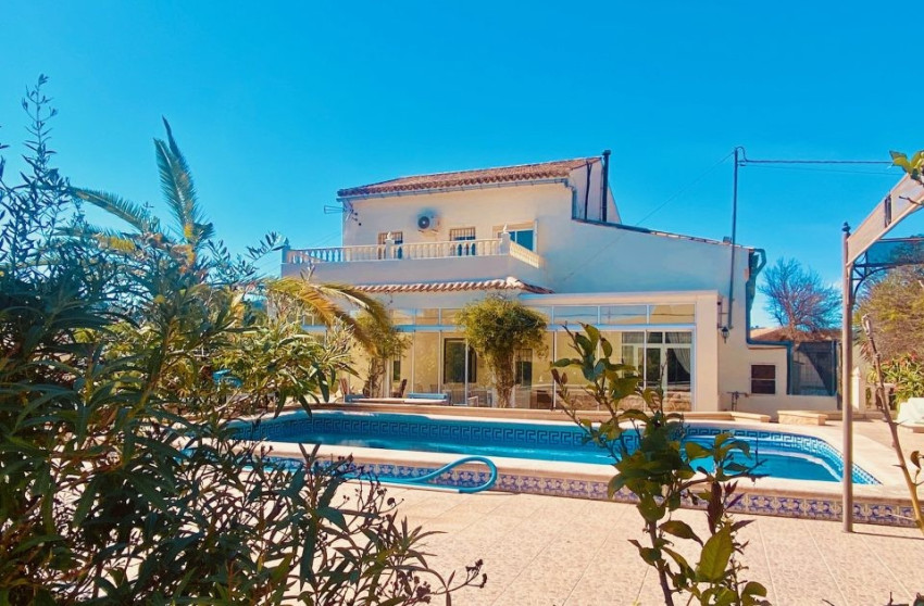 Revente - Villa -
El Canton