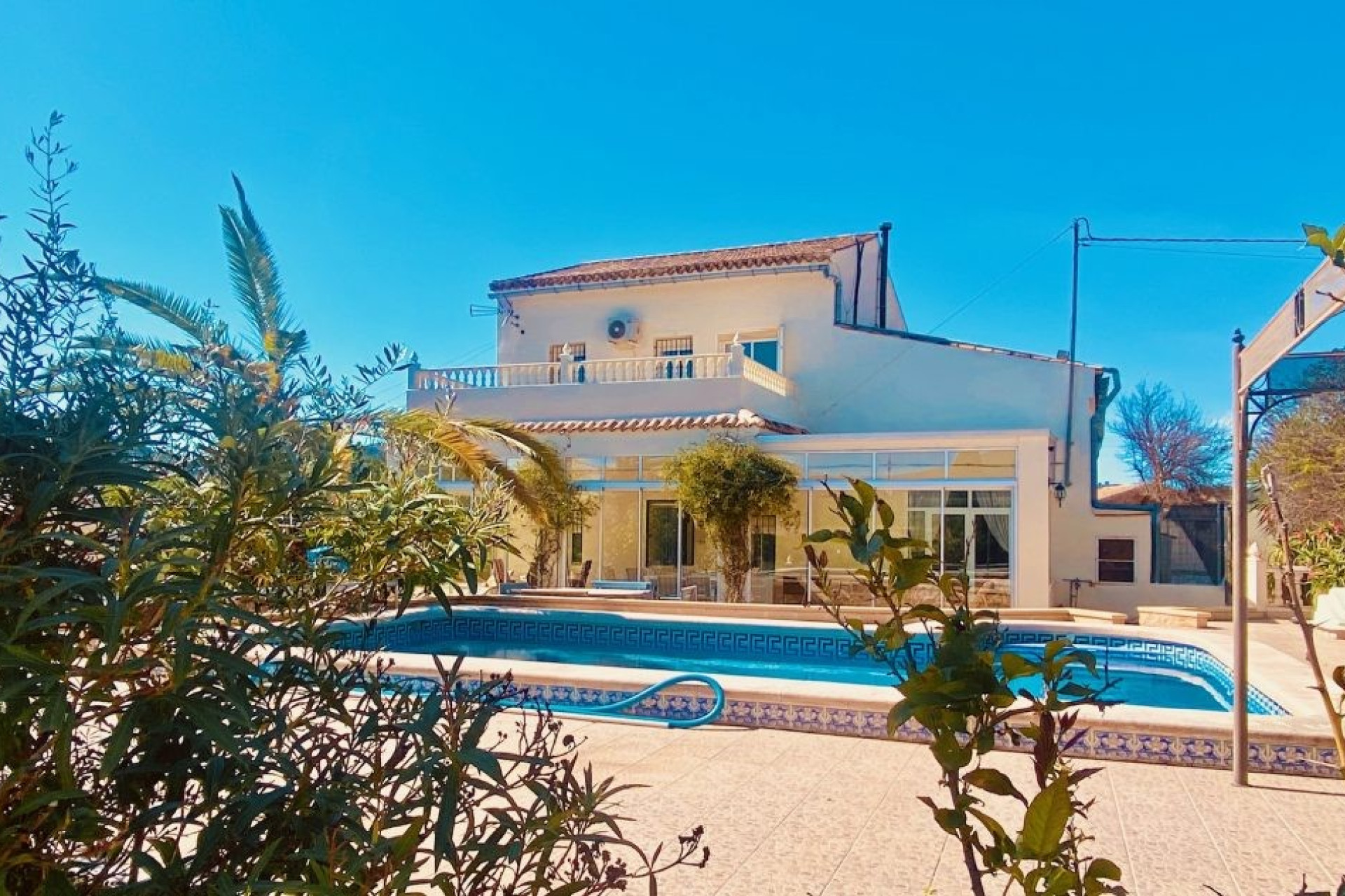 Revente - Villa -
El Canton