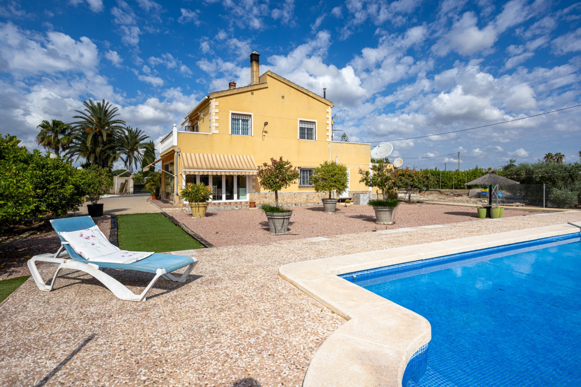 Revente - Villa -
Elche - La Hoya