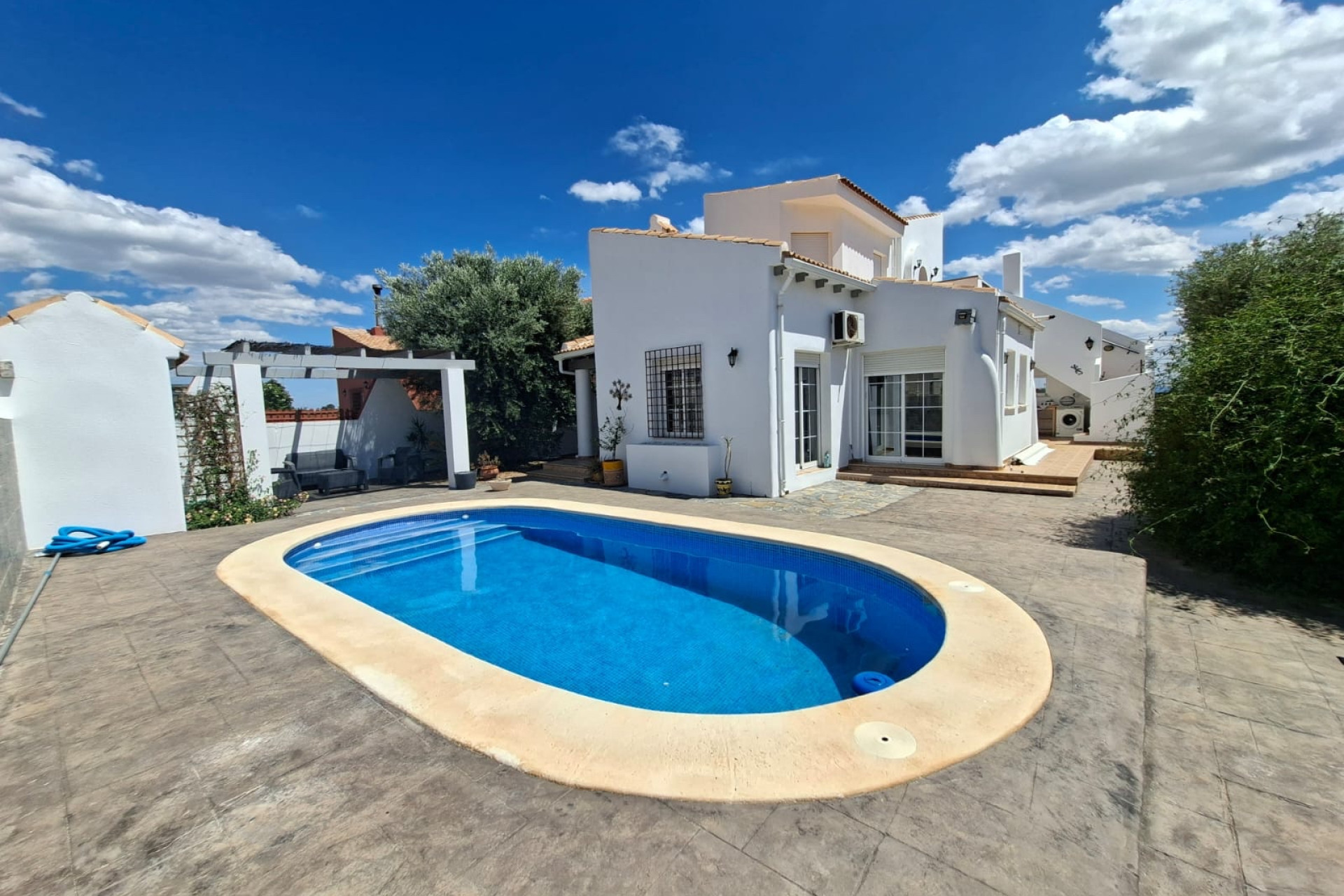 Revente - Villa -
Fortuna - Urbanizacion Las Kalendas