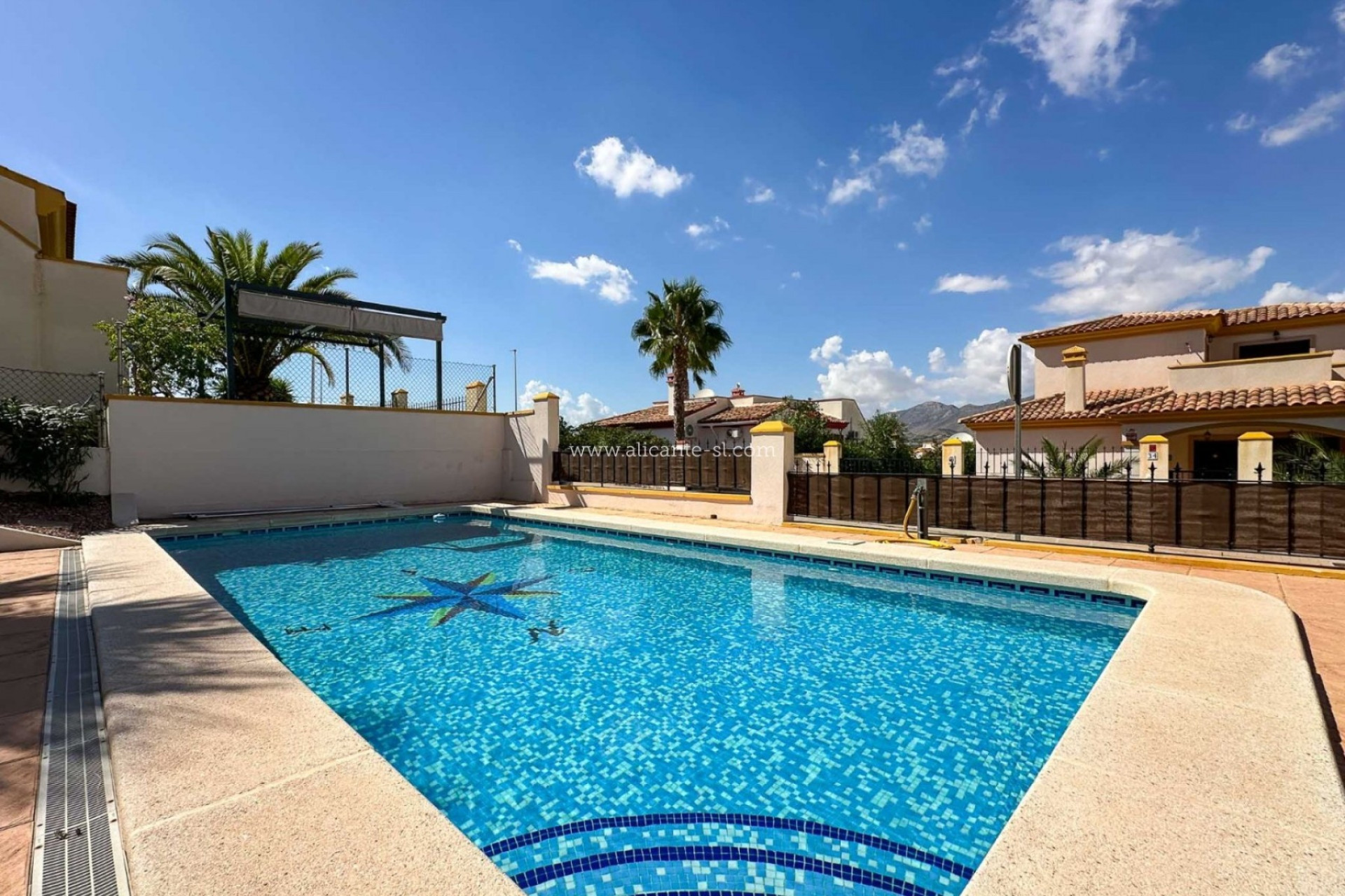 Revente - Villa -
Hondón de las Nieves - HONDON DE LAS NIEVES