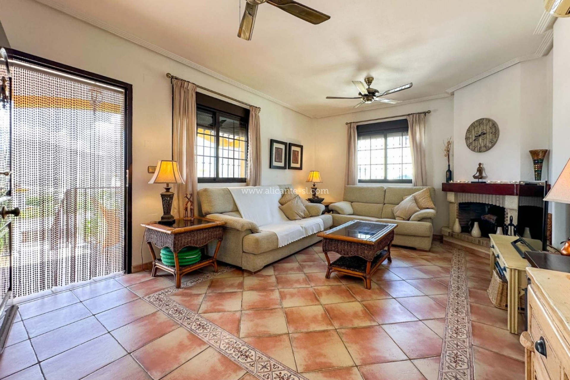 Revente - Villa -
Hondón de las Nieves - HONDON DE LAS NIEVES