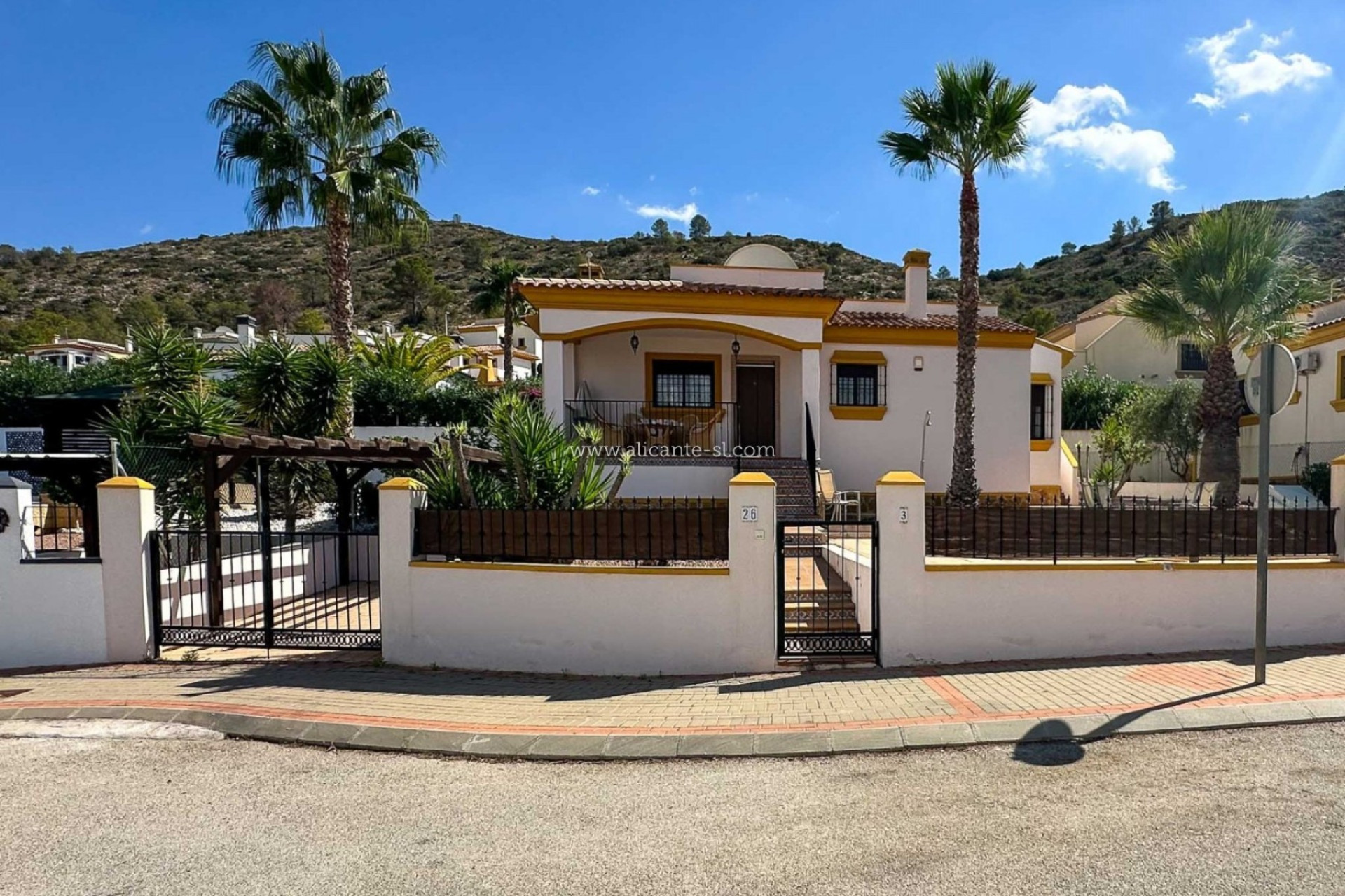 Revente - Villa -
Hondón de las Nieves - HONDON DE LAS NIEVES