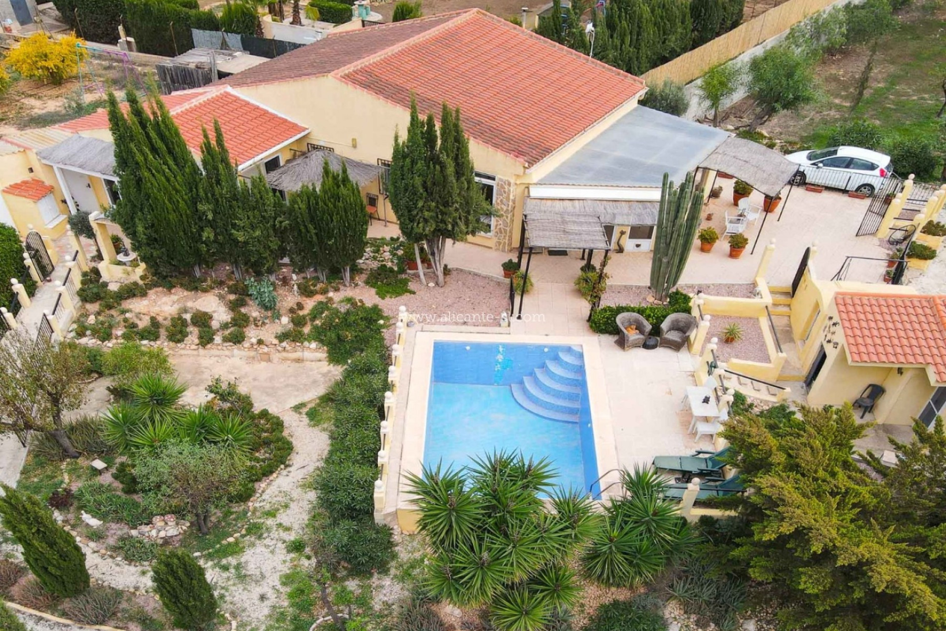 Revente - Villa -
Hondón de las Nieves - HONDON DE LAS NIEVES