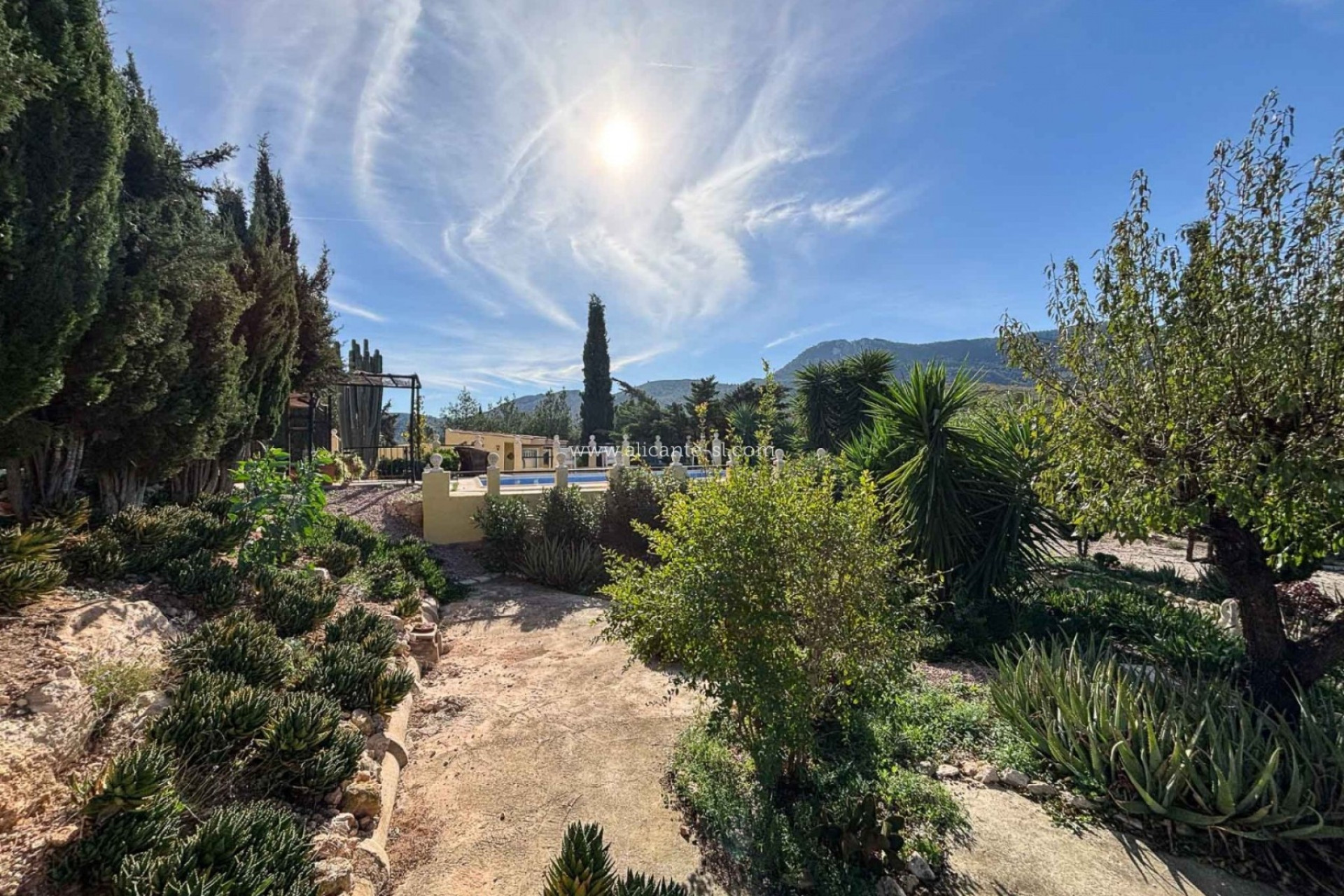 Revente - Villa -
Hondón de las Nieves - HONDON DE LAS NIEVES