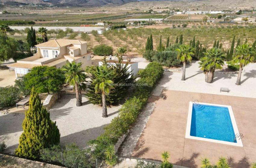 Revente - Villa -
Hondón de las Nieves - HONDON DE LAS NIEVES