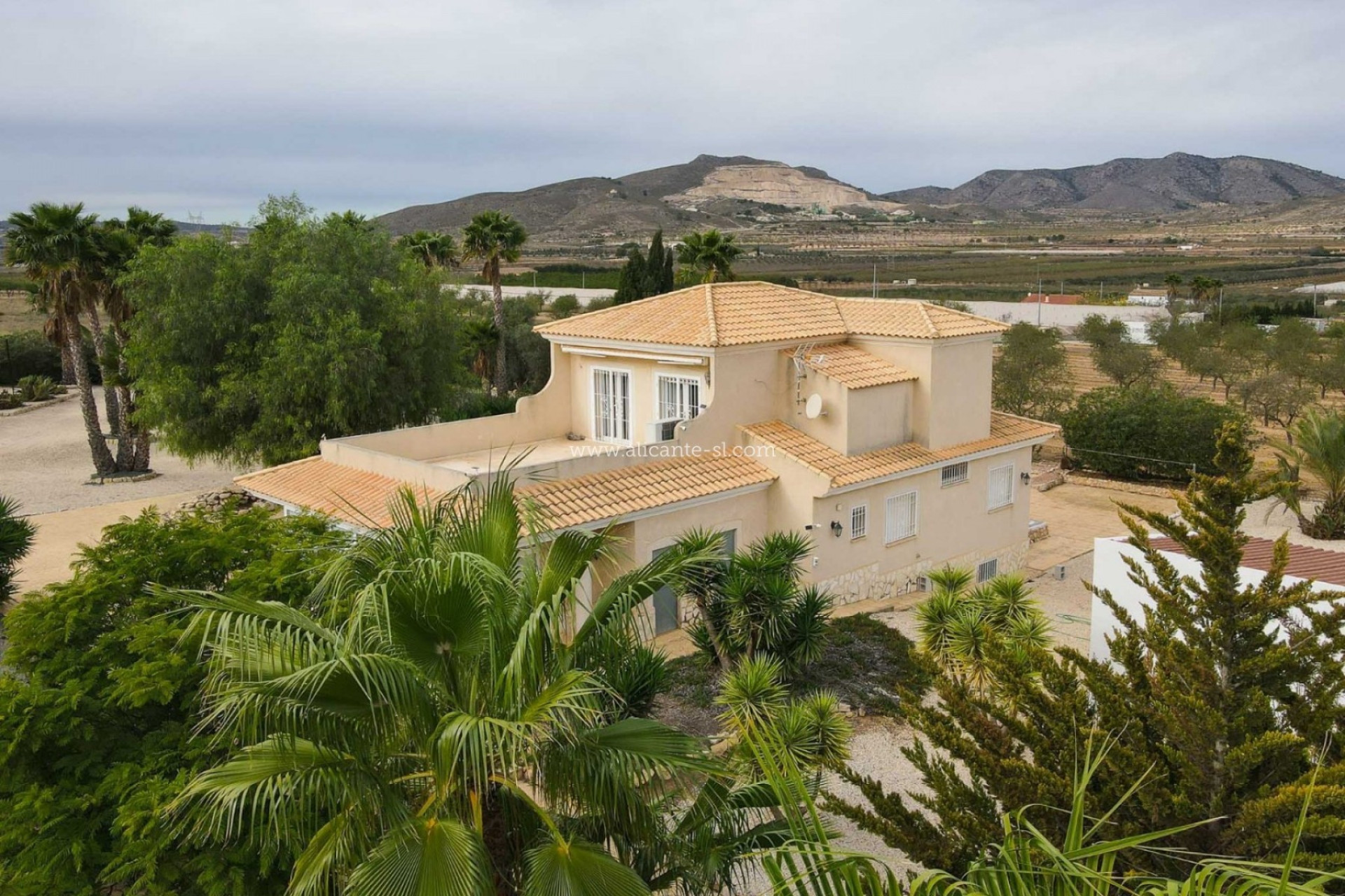 Revente - Villa -
Hondón de las Nieves - HONDON DE LAS NIEVES