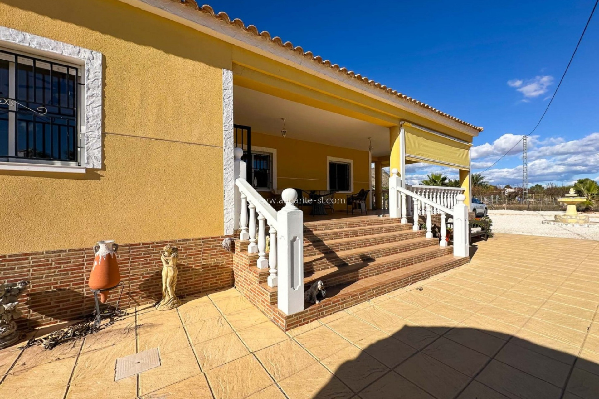 Revente - Villa -
Hondón de las Nieves - Pueblo