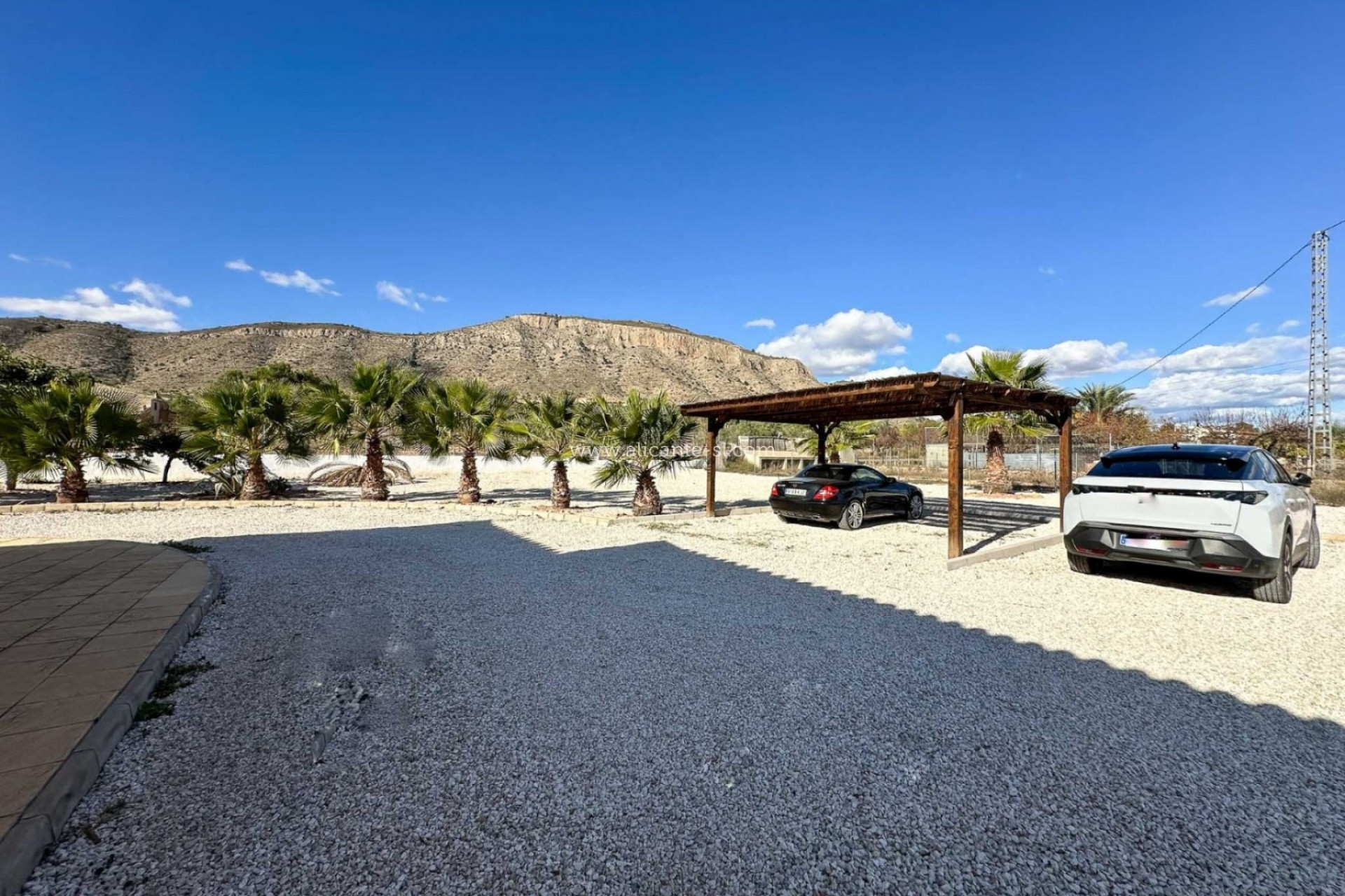 Revente - Villa -
Hondón de las Nieves - Pueblo