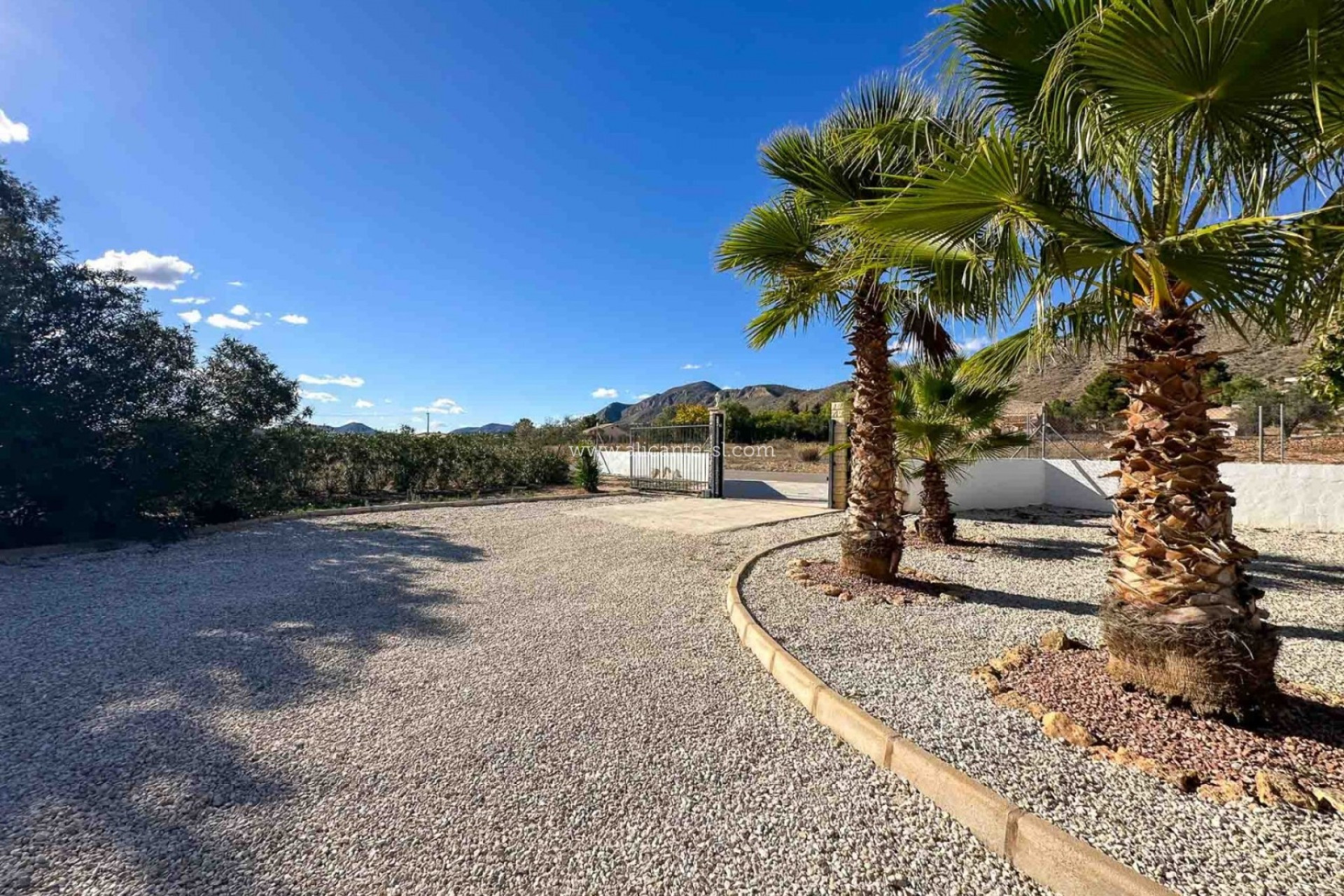 Revente - Villa -
Hondón de las Nieves - Pueblo