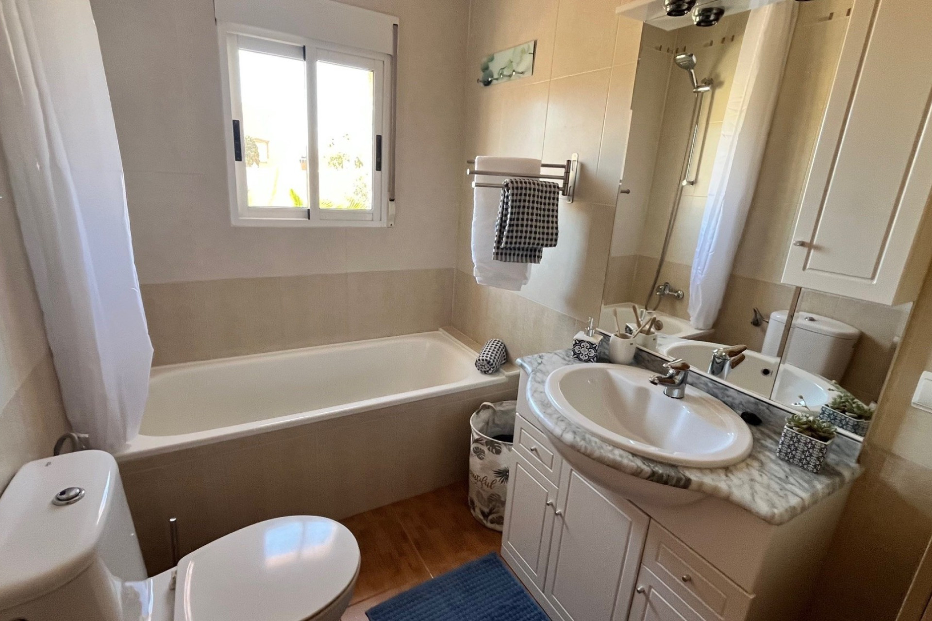 Revente - Villa -
Hondón de las Nieves - Urbaniz La Montañosa