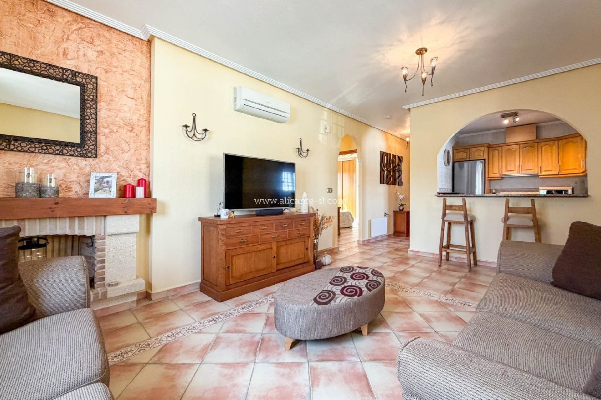 Revente - Villa -
Hondón de las Nieves - Urbaniz La Montañosa