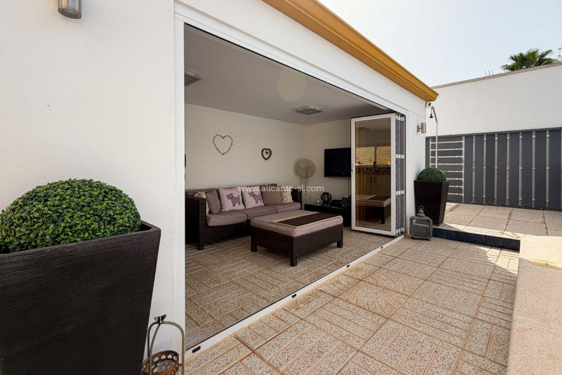 Revente - Villa -
Hondón de las Nieves - Urbaniz La Montañosa