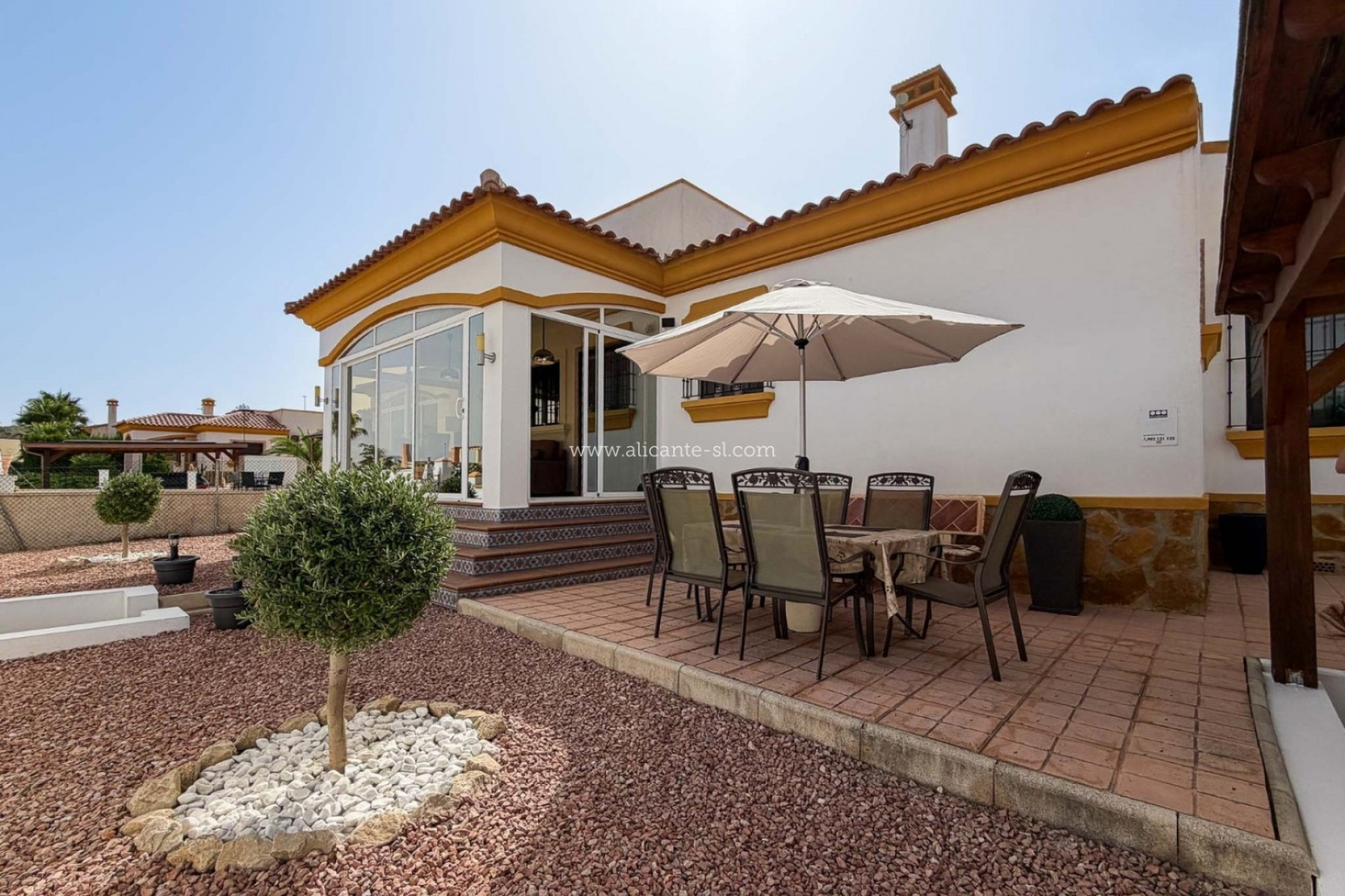 Revente - Villa -
Hondón de las Nieves - Urbaniz La Montañosa