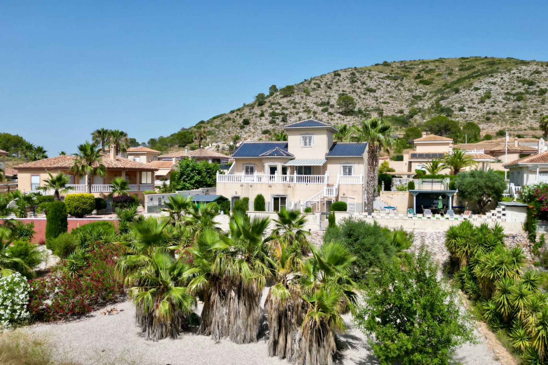 Revente - Villa -
Hondón de las Nieves