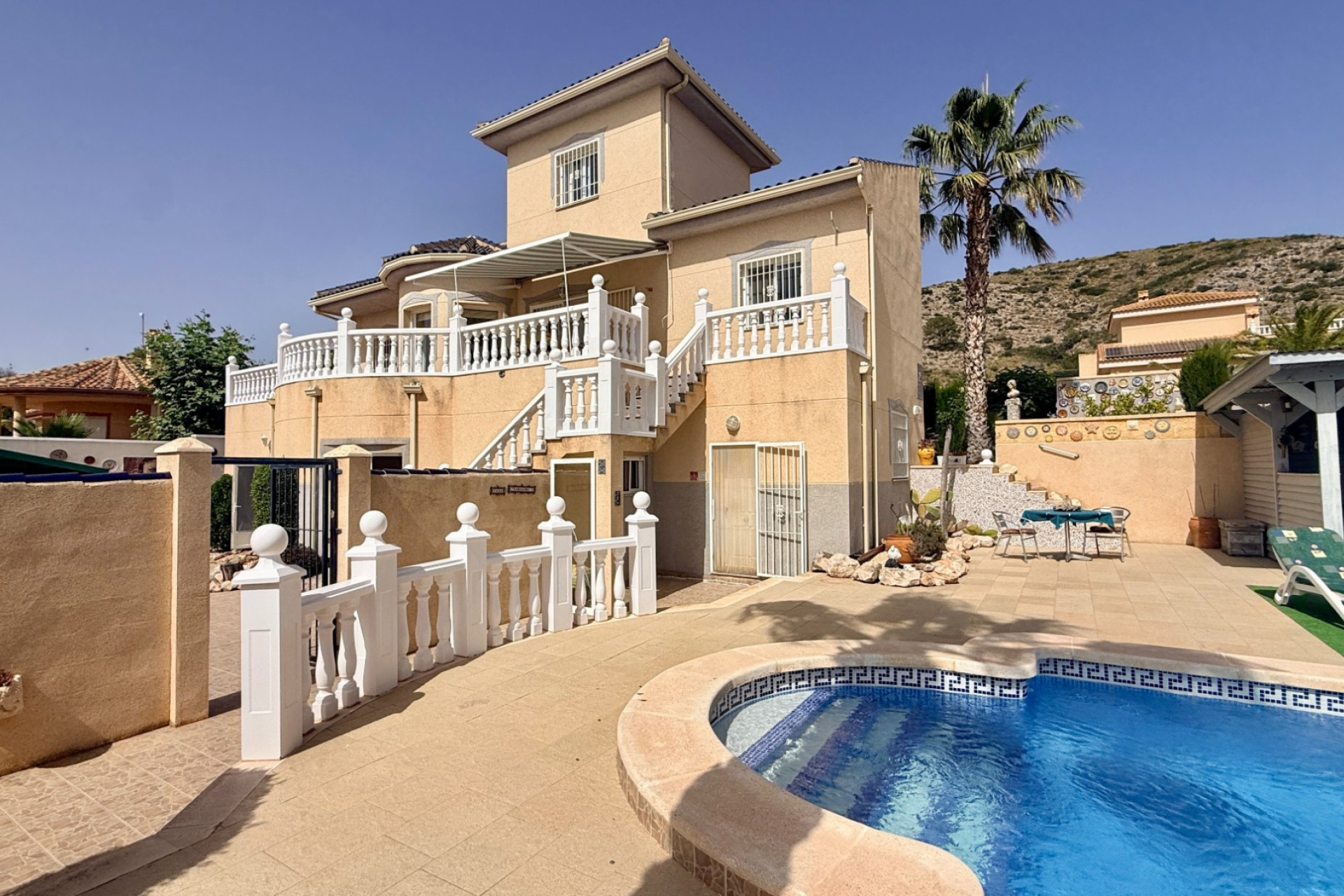 Revente - Villa -
Hondón de las Nieves