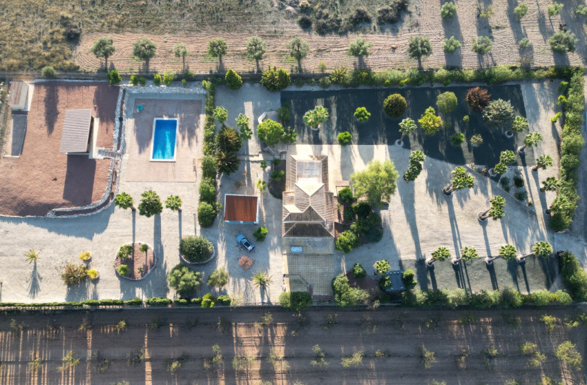 Revente - Villa -
Hondón de las Nieves