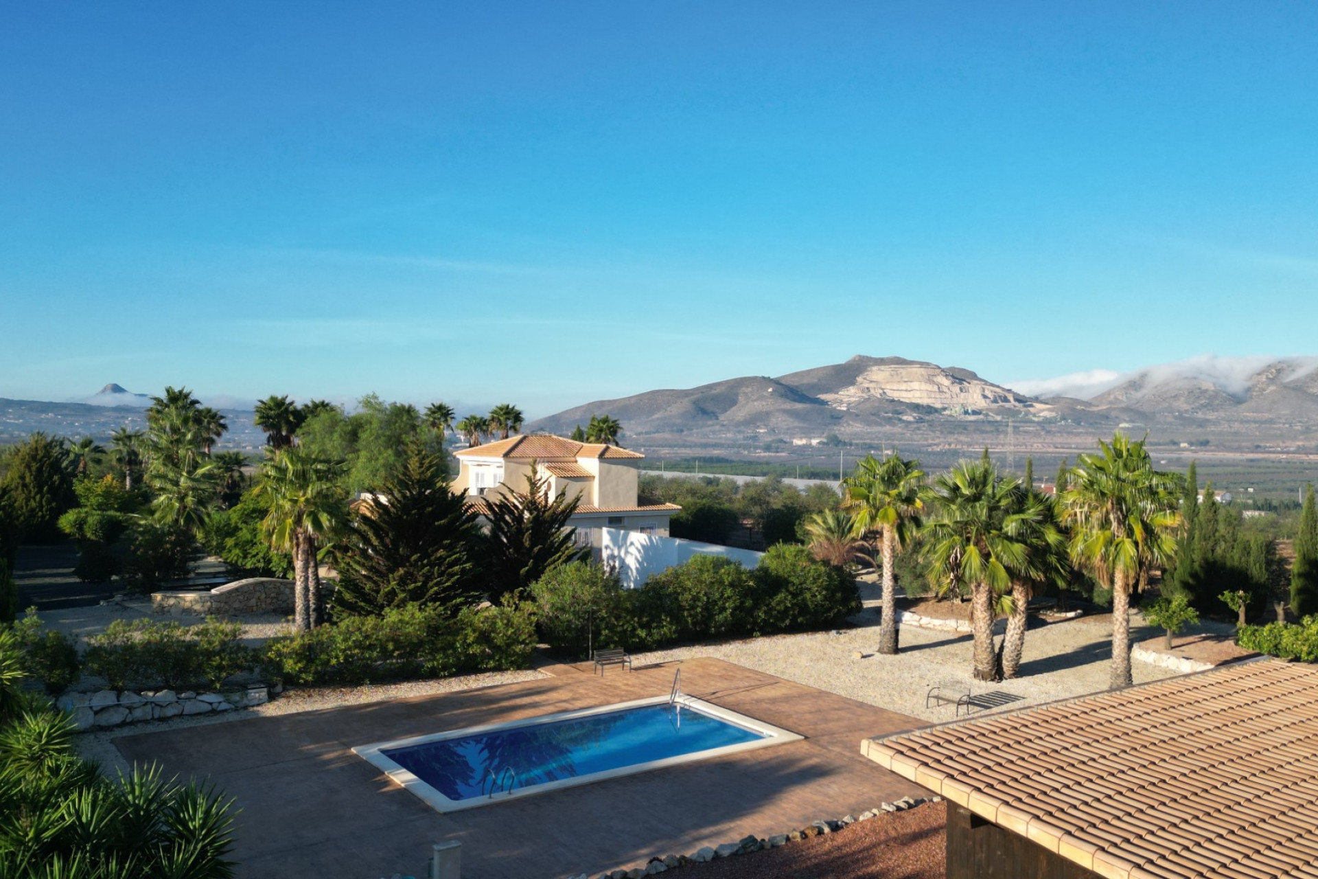 Revente - Villa -
Hondón de las Nieves