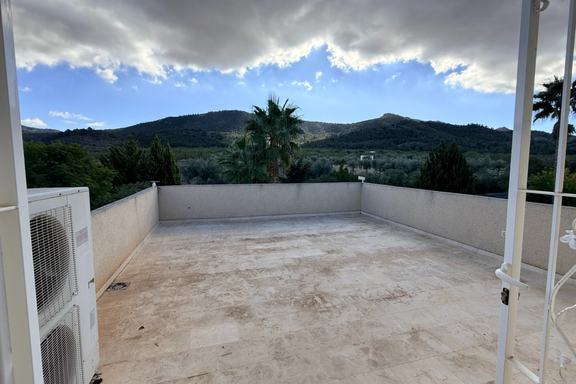 Revente - Villa -
Hondón de las Nieves
