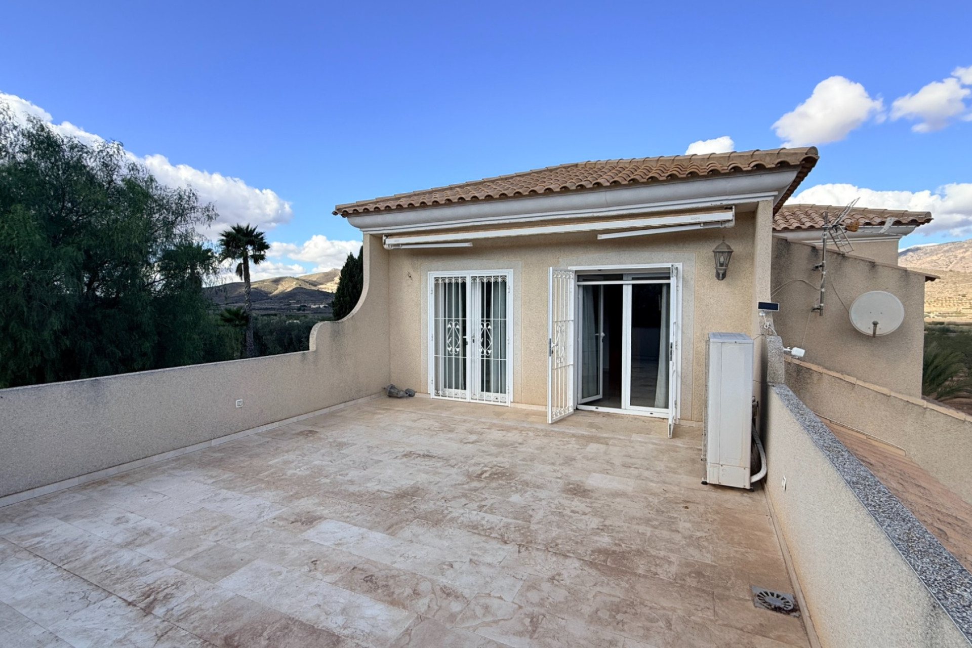 Revente - Villa -
Hondón de las Nieves