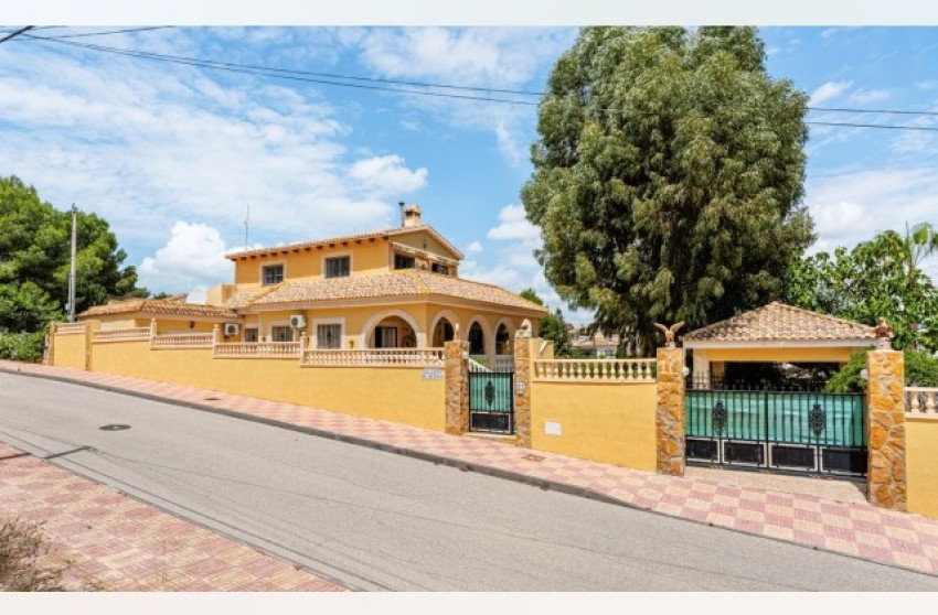 Revente - Villa -
Jacarilla