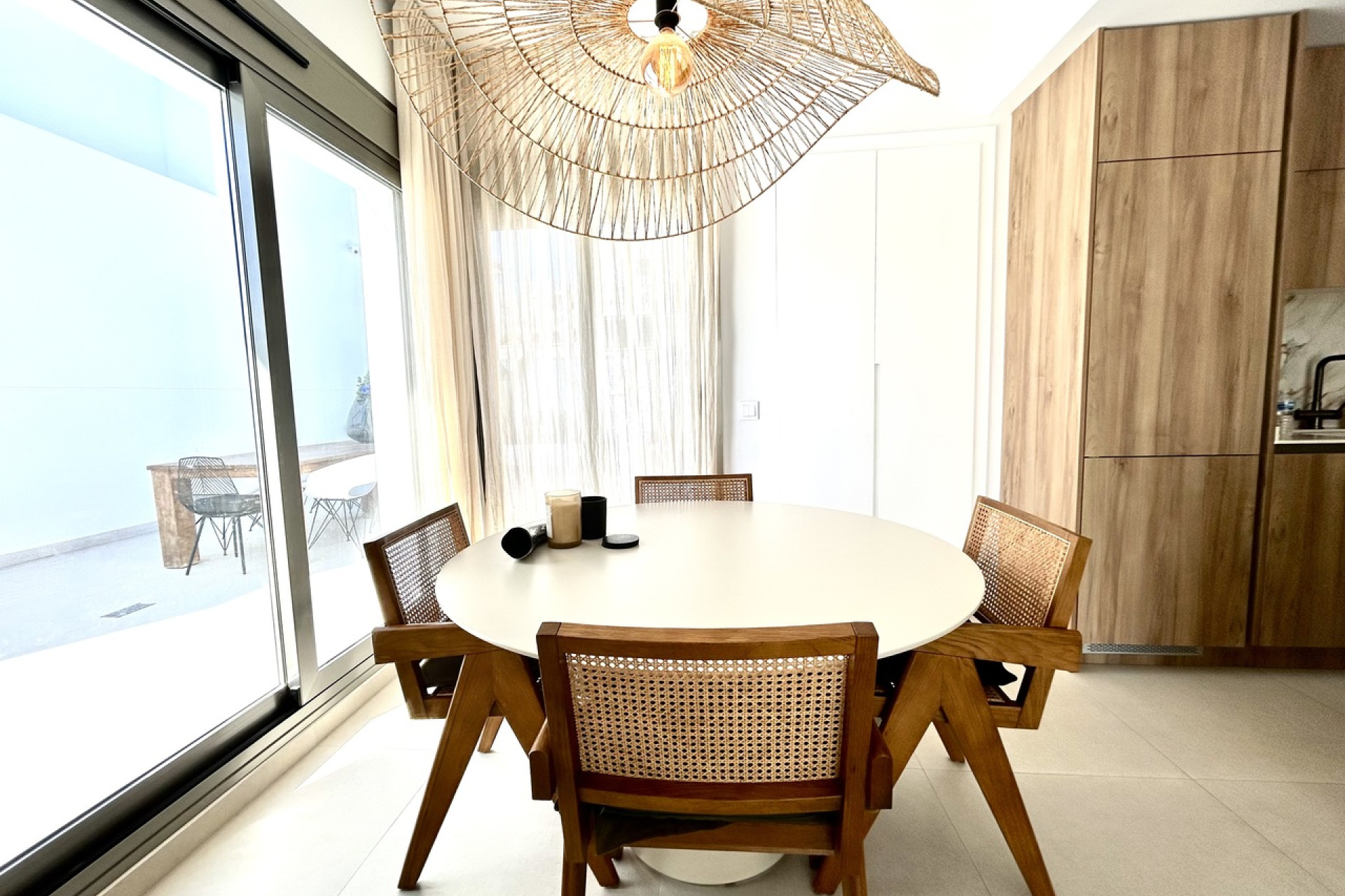 Revente - Villa -
Las Filipinas