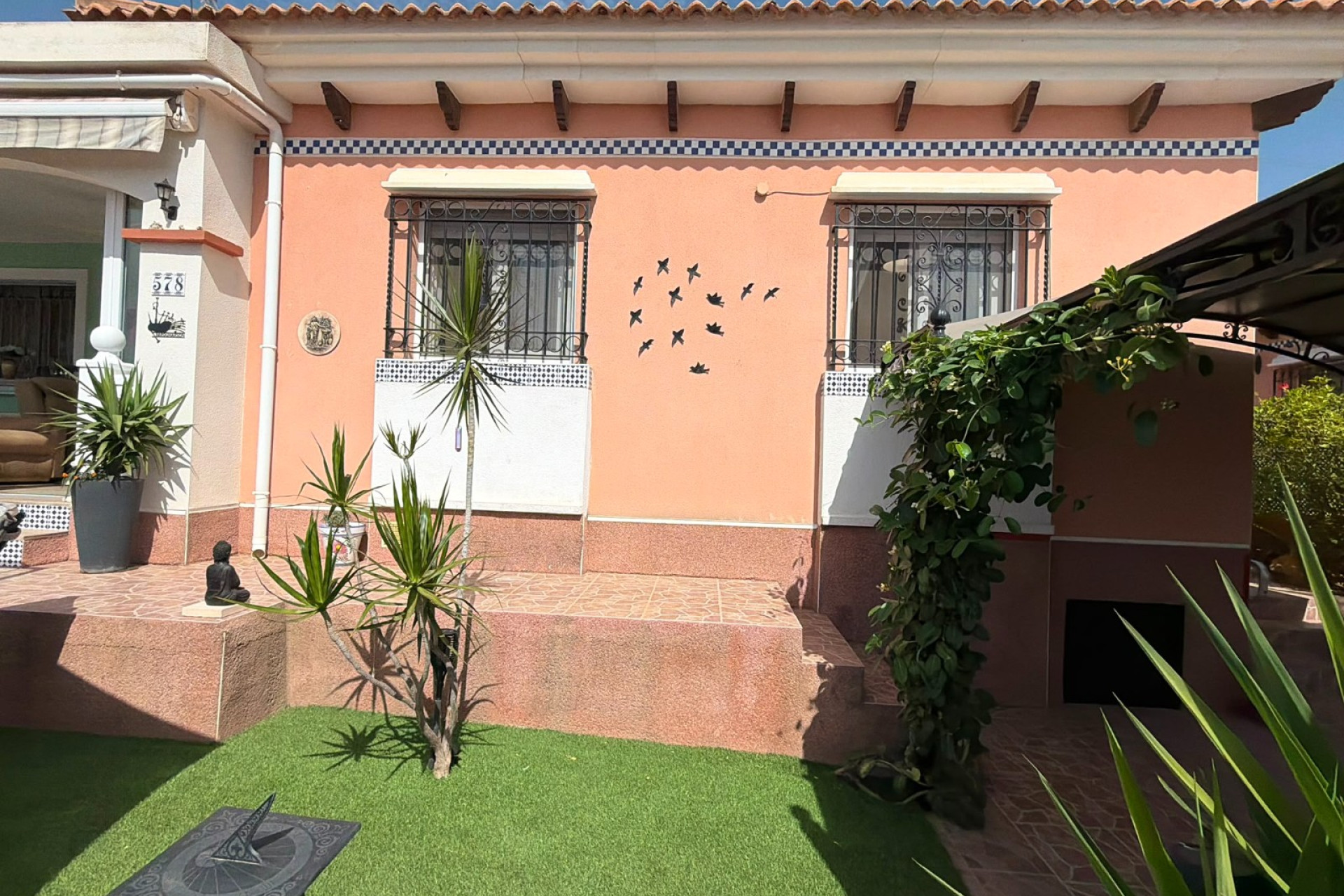 Revente - Villa -
Los Montesinos - La Herrada
