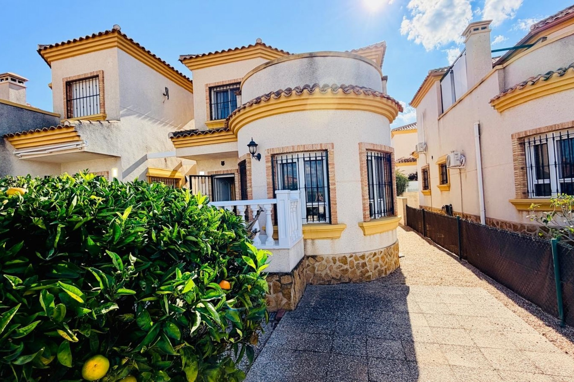 Revente - Villa -
Los Montesinos - La Herrada