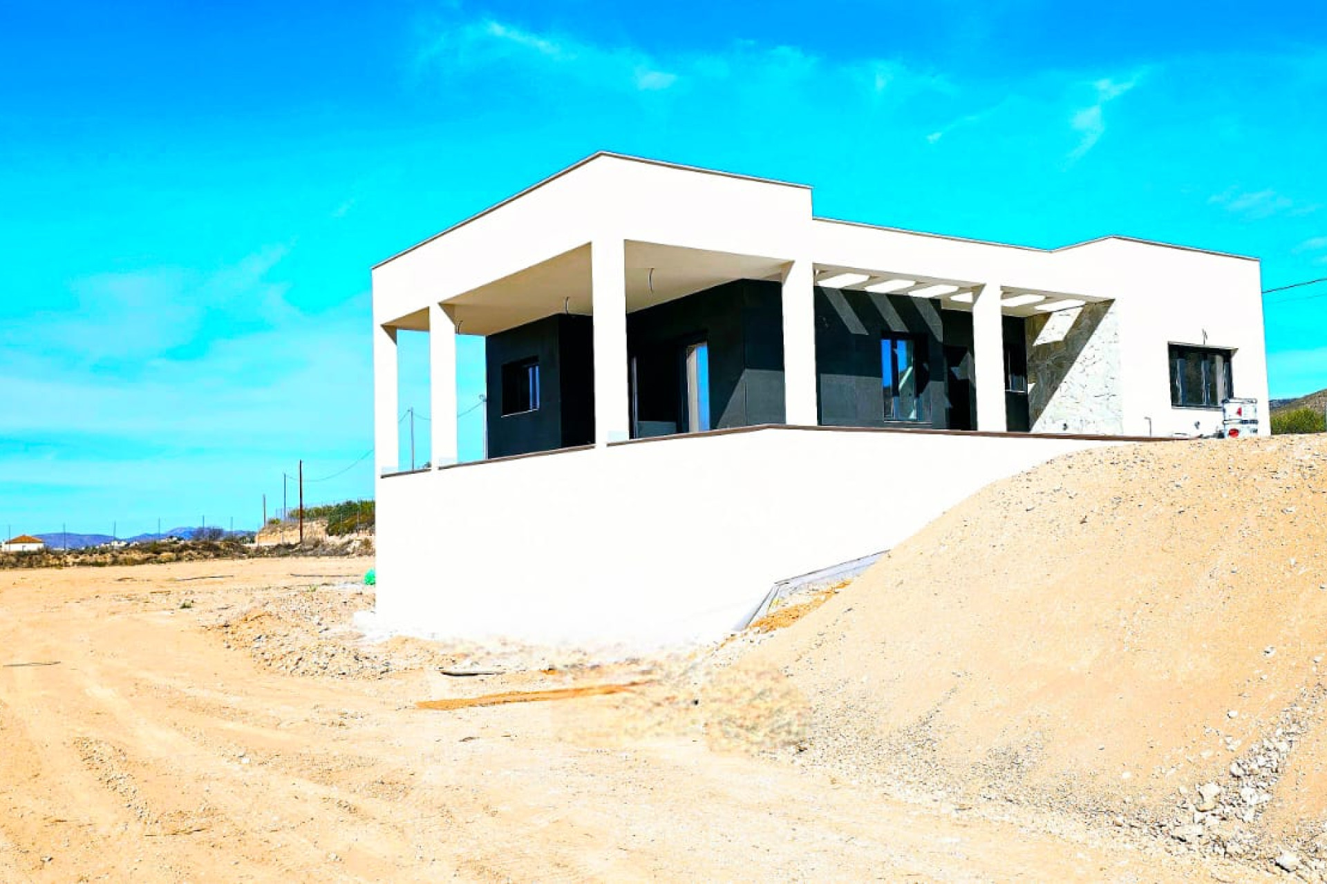 Revente - Villa -
Macisvenda - Inland