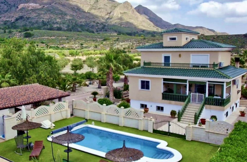Revente - Villa -
Macisvenda - MACISVENDA