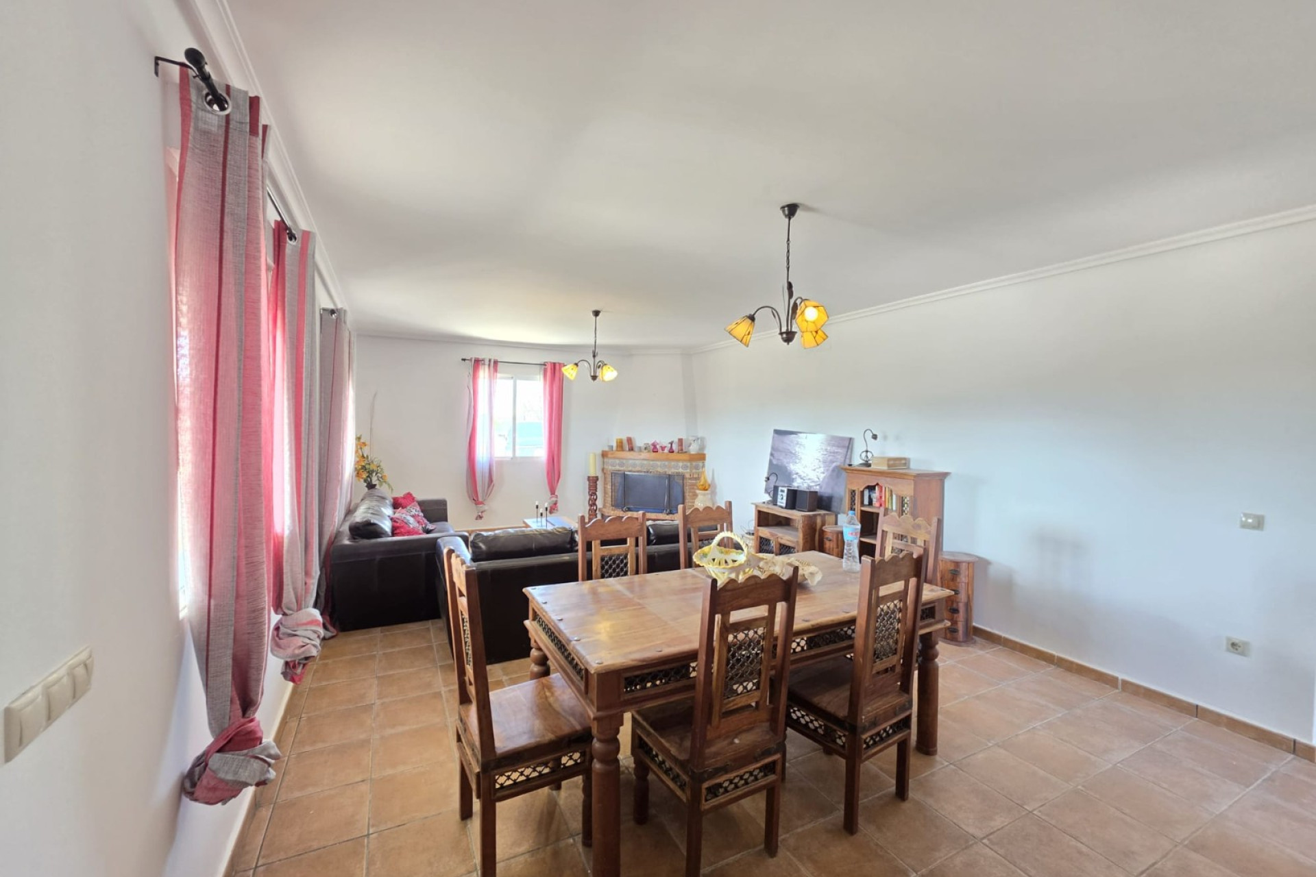 Revente - Villa -
Mon&oacute;var - Inland