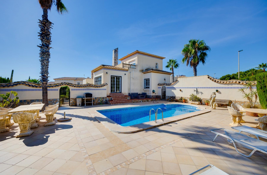 Revente - Villa -
Orihuela Costa - Costa Blanca