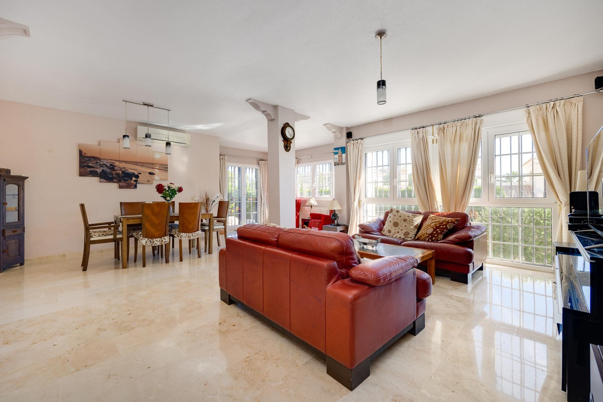 Revente - Villa -
Orihuela Costa - Costa Blanca