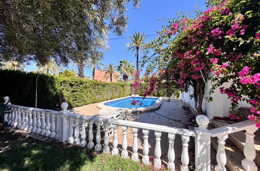 Revente - Villa -
Orihuela Costa - Costa Blanca