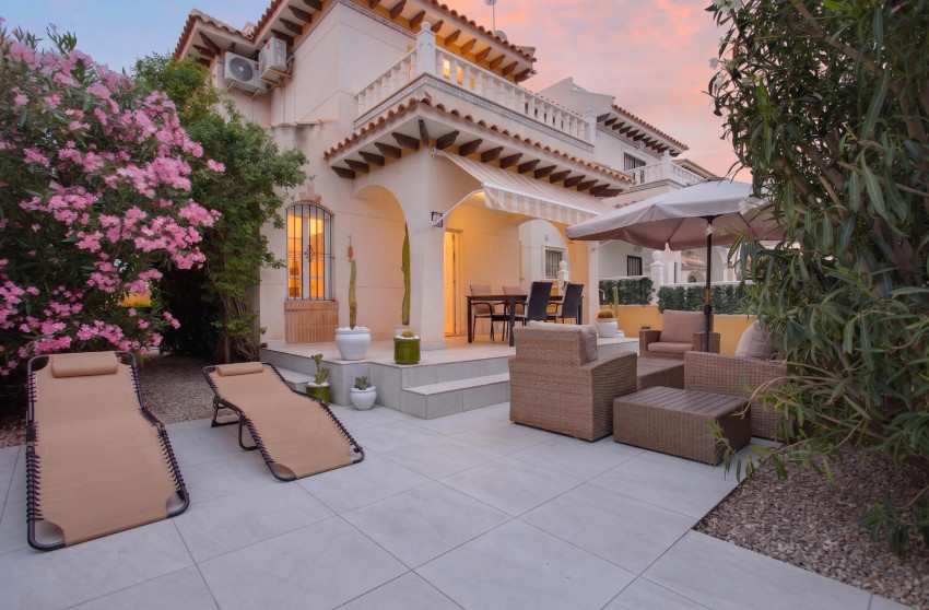 Revente - Villa -
Orihuela Costa - Costa Blanca
